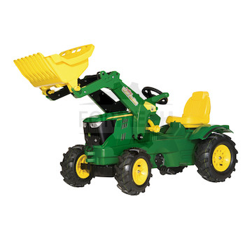 John Deere 6210 R S nakladačem a pneumatikami plněnými vzduchem