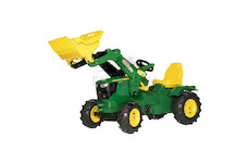 John Deere 6210 R S nakladačem a pneumatikami plněnými vzduchem